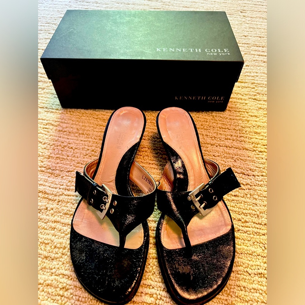 Kenneth Cole “Buckle Ball” kitten heel sandal in black - Size 8 - New in box